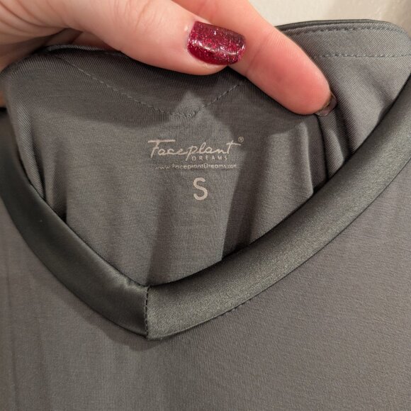 FACEPLANT DREAMS Nwt Bamboo V-Neck Nightshirt S Earl Gray Gray/Green SOFT - Picture 5 of 15